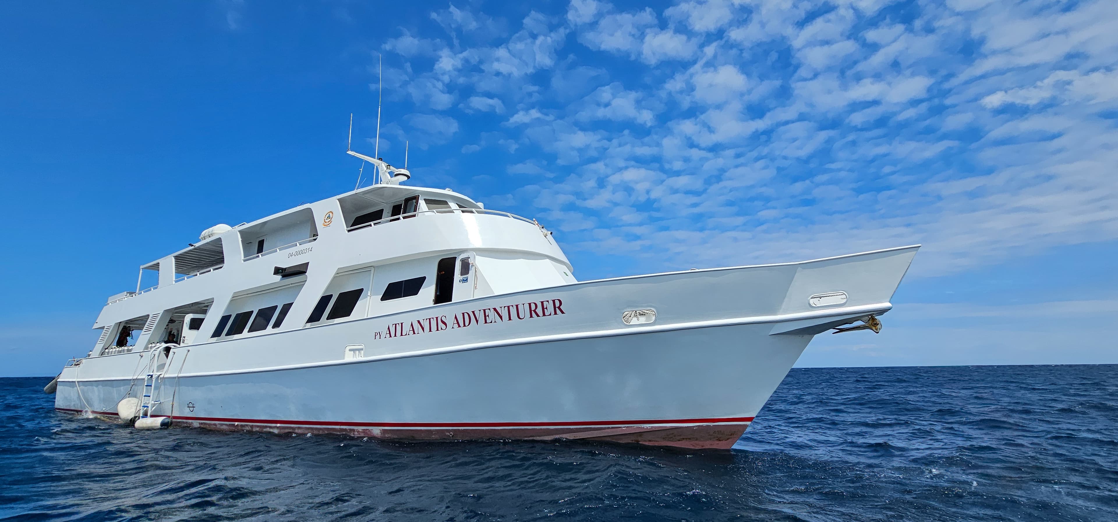 Tubbataha, vida a bordo en el Adventurer